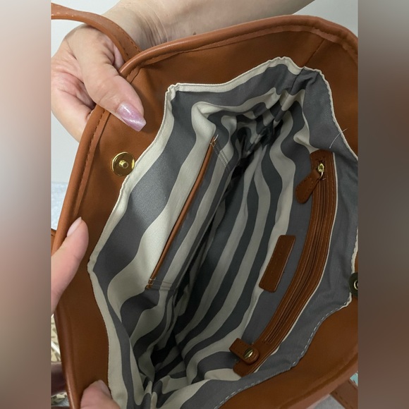 Handbag - Picture 4 of 4